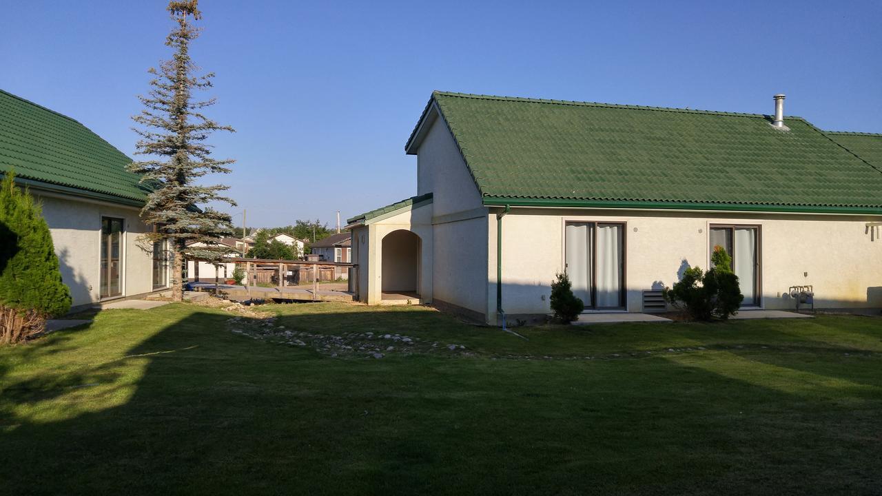 Garden Court Motel Manning Buitenkant foto